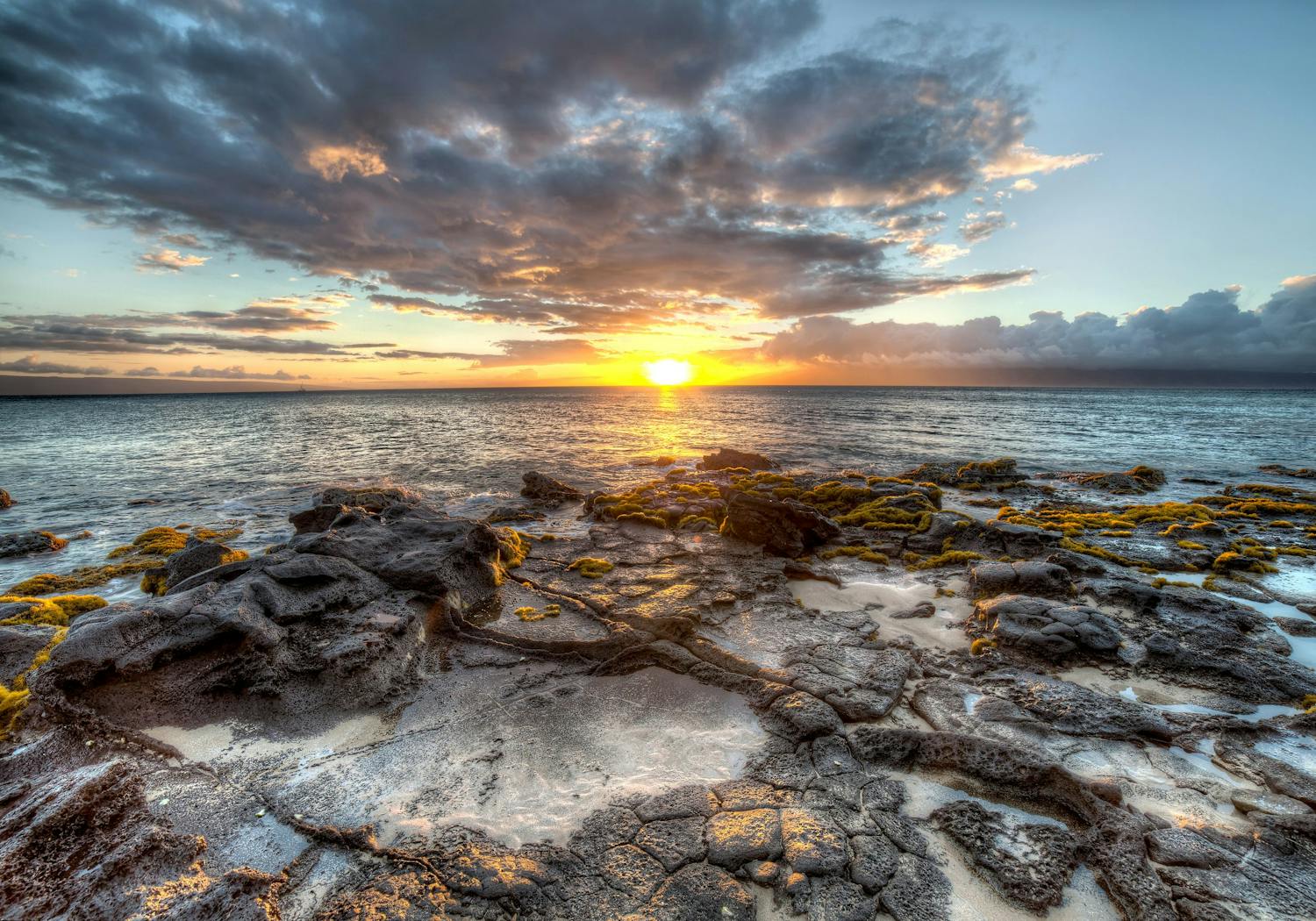 En solnedgång fotograferad med HDR-teknik